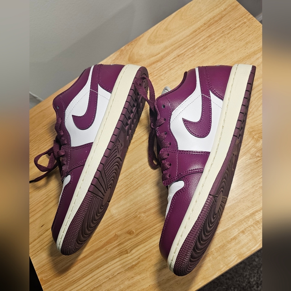 NIKE AIR JORDAN Womens Air Jordan 1 Low Bordeaux DC0774-161 MAUVE Size 8.5 - Picture 8 of 10